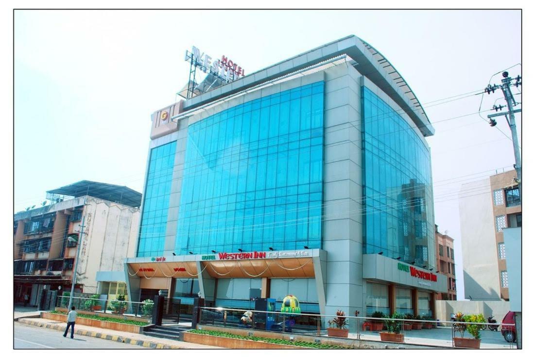 Hotel Western Inn Vasai Eksteriør billede